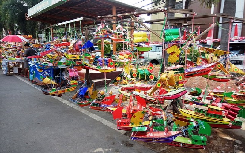 Tradisi Agustusan di Jalan Merdeka Palembang, Telok Abang di Atas Kapal Perang 