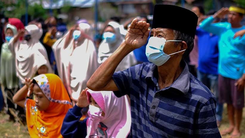 Prosesi Pengibaran Bendera Merah Putih di Tebing Setinggi 150 Meter - Bagian 5