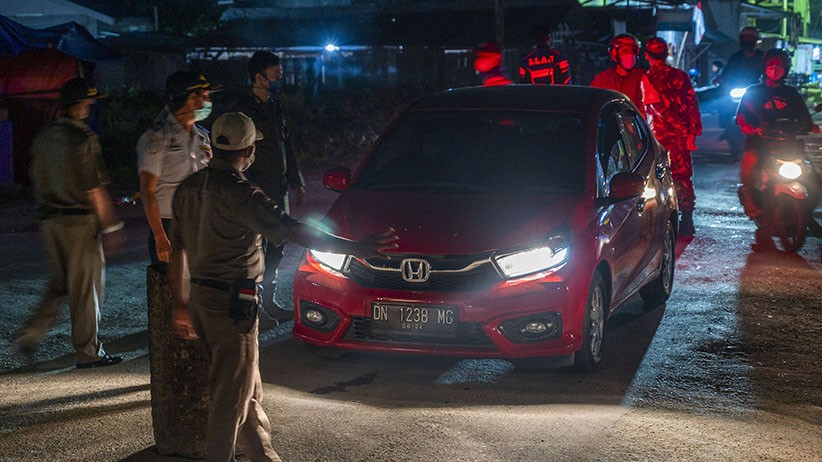 Pemberlakuan Jam Malam di Sigi Tekan Penyebaran Covid-19 - Bagian 3