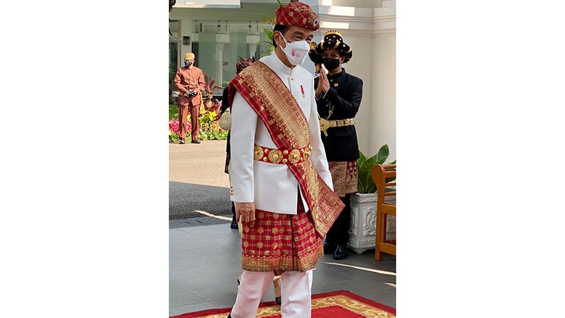 Presiden Joko Widodo Pakai Baju Adat Lampung - Bagian 2