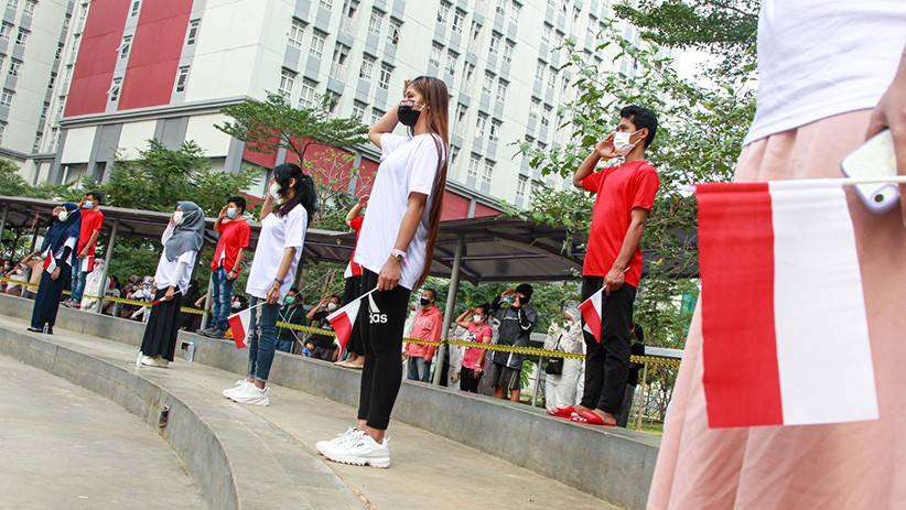 Nakes dan Pasien Covid Ikuti Upacara HUT RI di RSDC Wisma Atlet Kemayoran - Bagian 4