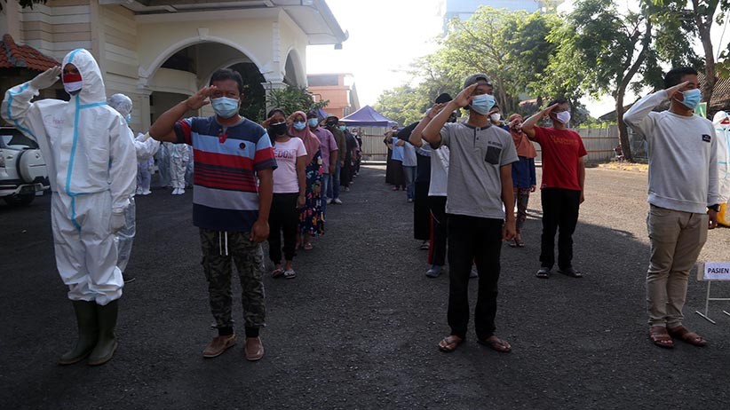 Semangat Pasien Covid-19 Ikuti Upacara HUT ke-76 RI - Bagian 2