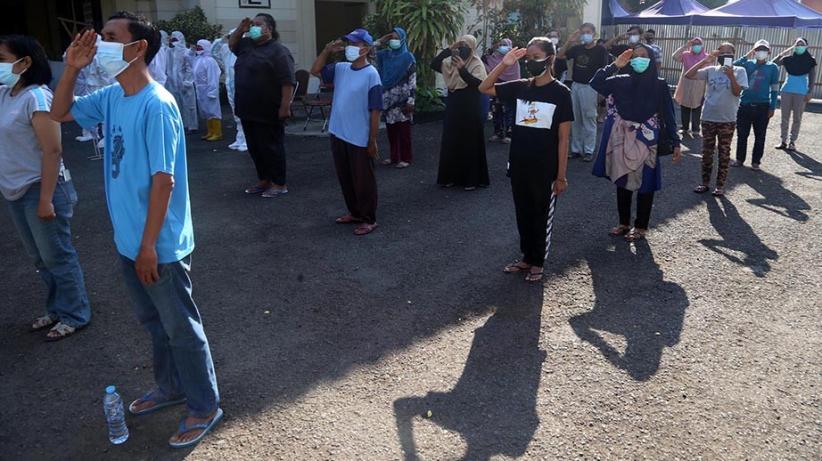 Semangat Pasien Covid-19 Ikuti Upacara HUT ke-76 RI - Bagian 3