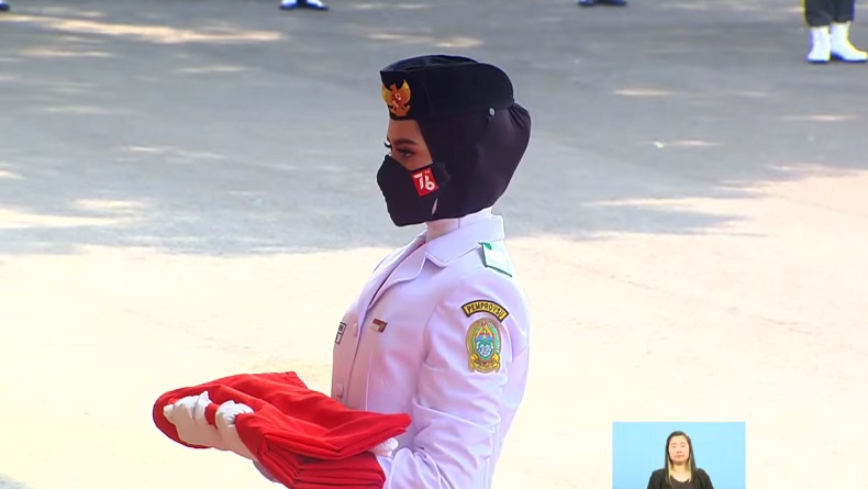 title Profil Ardelia Muthia Zahwa, Pembawa Baki Bendera Merah Putih di Istana Profil Ardelia Muthia Zahwa, Pembawa Baki Bendera Merah Putih di Istana