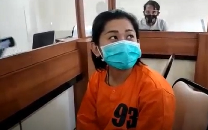 Diduga Edarkan Sabu, Perempuan Cantik Ini Ditangkap Polisi di Kamar Kos 