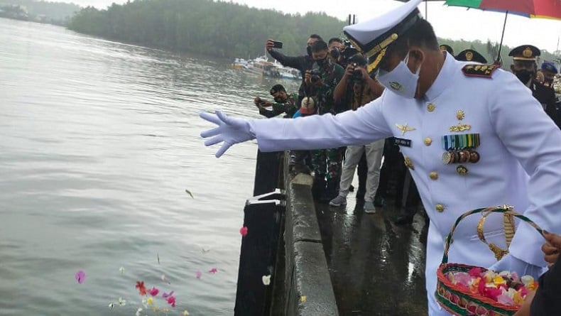 Kenang Jasa Pahlawan, Forkopimda Mimika Gelar Upacara Tabur Bunga di Pelabuhan Pomako