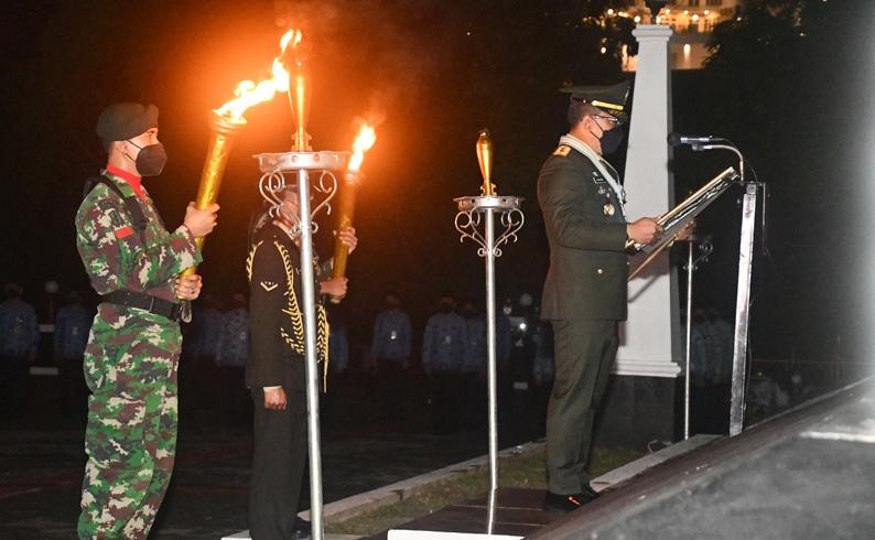 Pangdam IV/Diponegoro Pimpin Apel Kehormatan Dan Renungan Suci Di TMP ...