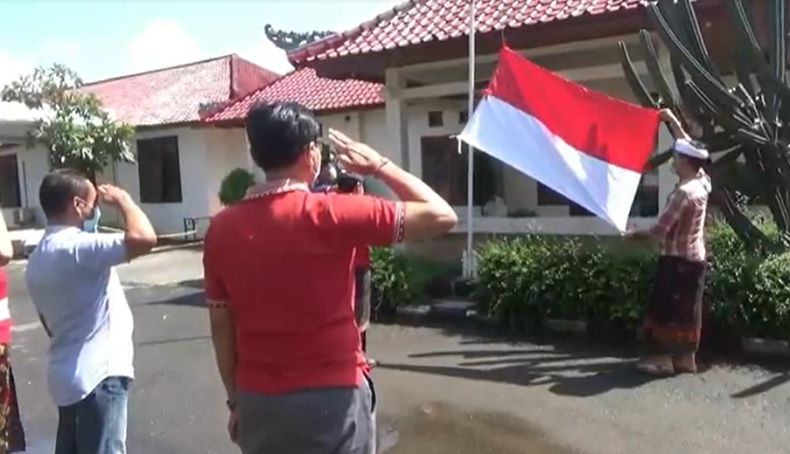 Semangat Sembuh, Pasien Covid di Bali Gelar Upacara HUT RI dari Isoter