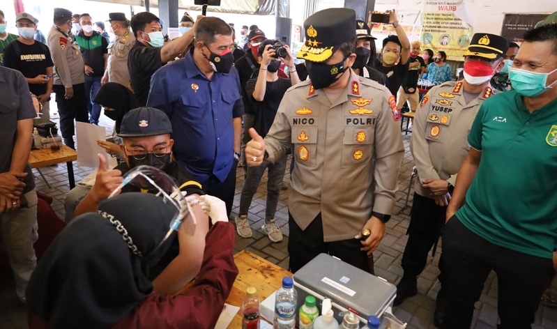title Siapkan 1.000 Dosis, Polda Jatim Gelar Vaksinasi Covid-19 untuk Bonek Siapkan 1.000 Dosis, Polda Jatim Gelar Vaksinasi Covid-19 untuk Bonek