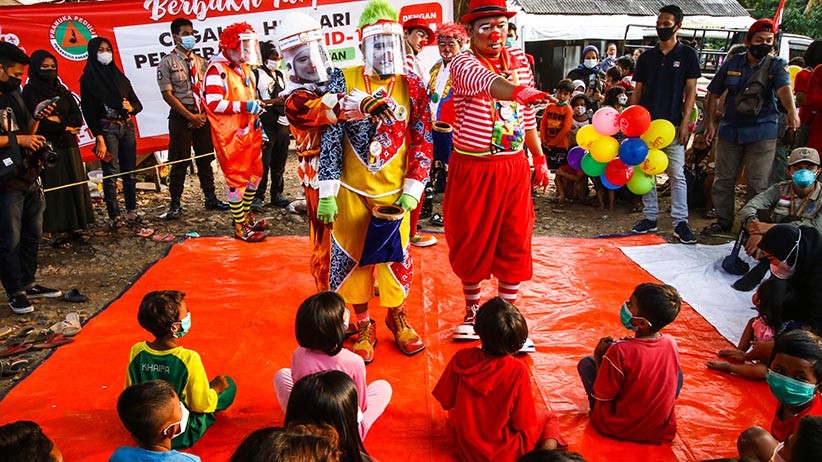 Trauma Healing, Badut Hibur Anak-Anak Korban Kebakaran di Mampang - Bagian 3