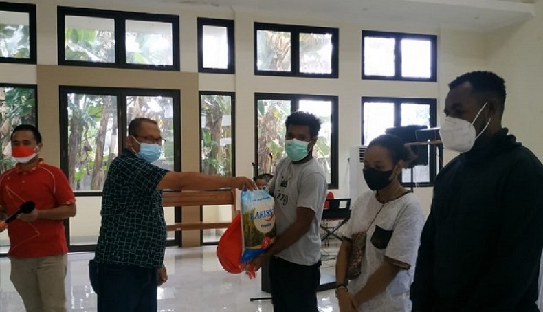 Polda Maluku Salurkan Bantuan untuk Mahasiswa Papua dan Papua Barat