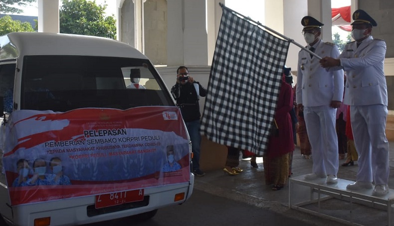 ASN Sumedang Udunan Beli Sembako Bantu Warga Terdampak Covid-19 