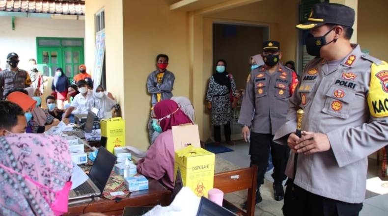 title Animo Tinggi, Gerai Vaksin Merdeka Candi Diserbu Warga Pekalongan  Animo Tinggi, Gerai Vaksin Merdeka Candi Diserbu Warga Pekalongan
