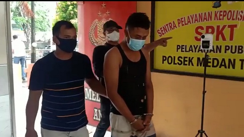 title Pemuda Berkolor Ijo Diamuk Warga usai Gagal Mencuri dan Nyaris Perkosa Janda Pemuda Berkolor Ijo Diamuk Warga usai Gagal Mencuri dan Nyaris Perkosa Janda