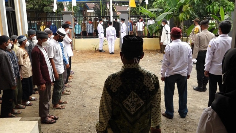 Santri Ponpes di Makassar Upacara HUT RI di Tempat Baiat Terduga Teroris