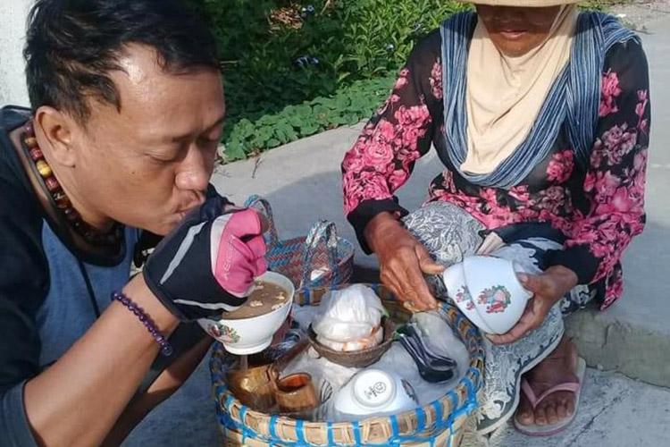 title Tim KKN UGM Dukung Pengembangan Jamu Coro Khas Demak Tim KKN UGM Dukung Pengembangan Jamu Coro Khas Demak