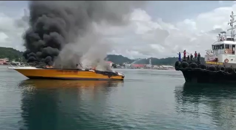 Kapal Cepat Milik Pemda Terbakar, 2 ABK Nyaris Tewas
