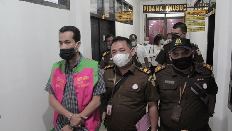 Polda Sumut Serahkan Tersangka Korupsi Rp1,4 Miliar di PD Pasar Kota Medan ke Kejari