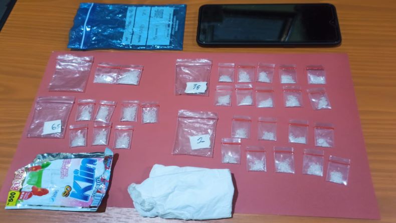title Polisi Gerebek Pengedar Narkoba di Penginapan Toboali, 28 Paket Sabu Diamankan Polisi Gerebek Pengedar Narkoba di Penginapan Toboali, 28 Paket Sabu Diamankan