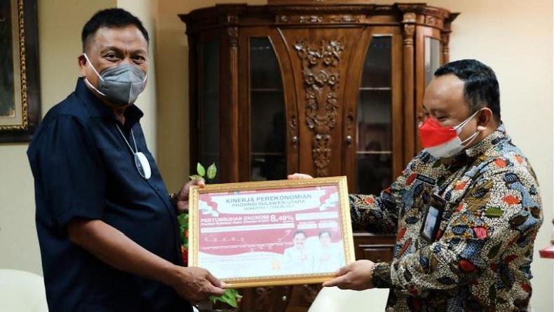 Olly Dondokambey Raih Penghargaan Daerah Pertumbuhan Ekonomi Terbaik dari BPS Sulut