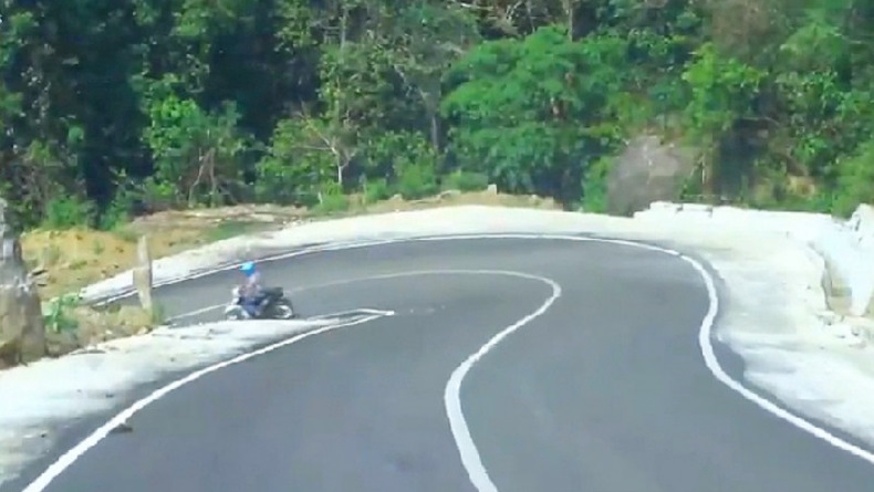 Plt Gubernur Andi Sudirman Sulaiman Resmikan Jalan Poros Barru-Soppeng