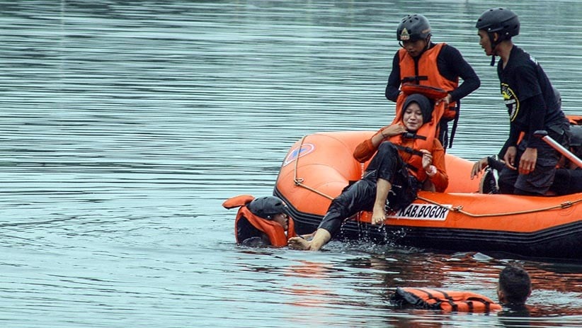 Aksi Relawan SAR Gabungan Selamatkan Korban Tenggelam - Bagian 1