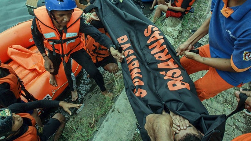 Aksi Relawan SAR Gabungan Selamatkan Korban Tenggelam - Bagian 2