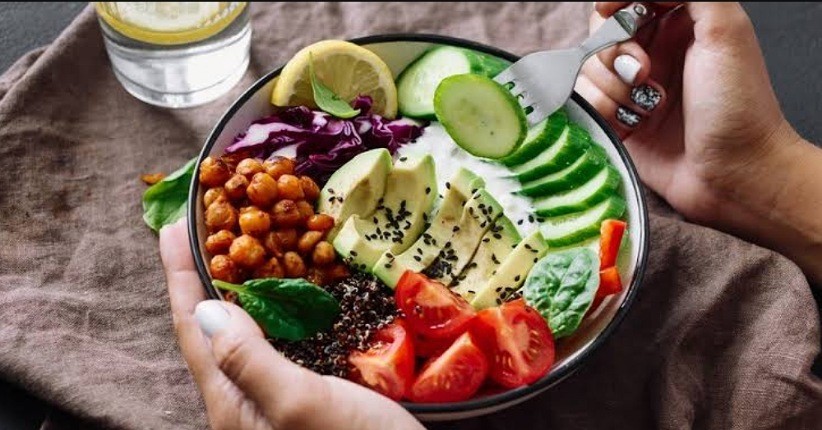 Berbeda dengan Orang Biasa, Ternyata seperti Ini Cara Makan Para Atlet  