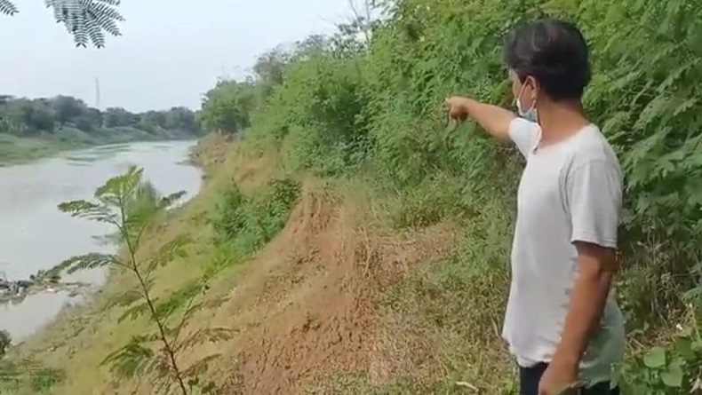 Tanggul Sungai Cimanuk Ambruk, 100 Rumah Warga Indramayu Terancam Longsor