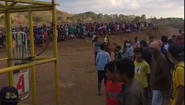 Viral Video Pacuan Kuda di Sumba Timur Ramai Ditonton Warga saat PPKM
