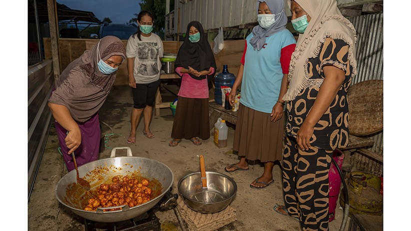 Warga Sigi Bangun Dapur Umum Secara Swadaya untuk Pasien Isolasi Mandiri - Bagian 2