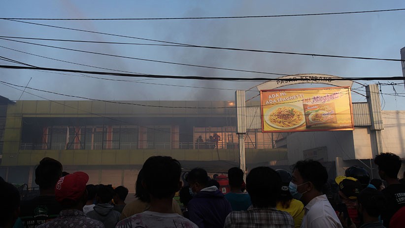 Pasar Kembang Surabaya Kebakaran, 23 Mobil Pemadam Dikerahkan - Bagian 3