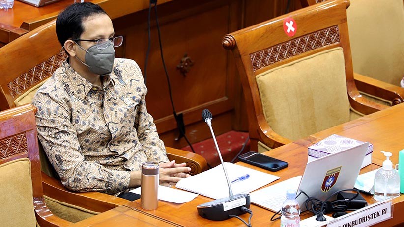 Menteri Nadiem Makarim Rapat bersama DPR Bahas Pembelajaran Tatap Muka - Bagian 2