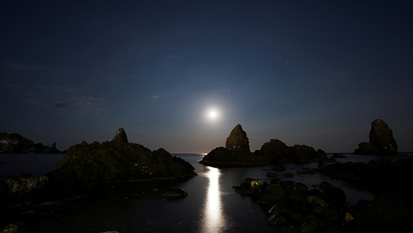 Indahnya Fenomena Blue Moon di Langit Indonesia hingga Italia - Bagian 4