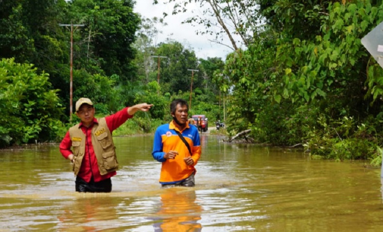 BMKG Rilis Peringatan Cuaca Ekstrem dan Gelombang Tinggi di Kalbar hingga Sepekan