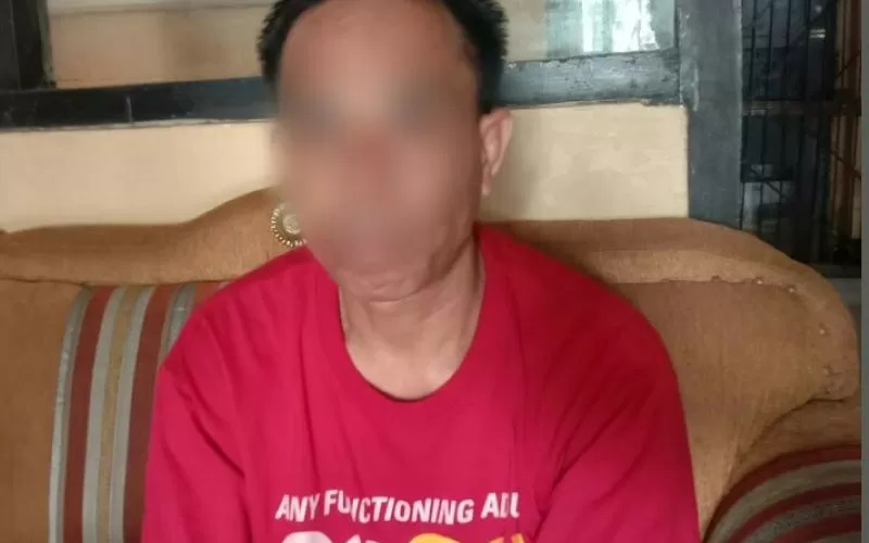 title Nenek Tewas dengan Kedua Tangan Putus Dibunuh Gegara Dituduh Dukun Santet Nenek Tewas dengan Kedua Tangan Putus Dibunuh Gegara Dituduh Dukun Santet