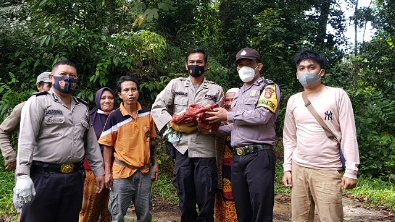 Bayi Perempuan Ditemukan Menangis dalam Hutan, Ada Luka Lebam dan Lecet di Tubuh