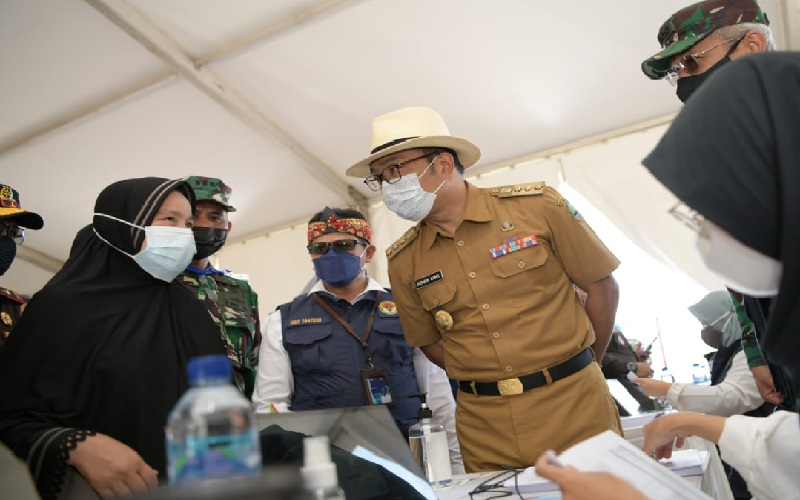 Tinjau Vaksinasi di Masjid Al-Jabbar Bandung, Ridwan Kamil: Jabar Minta Keadilan Proporsional