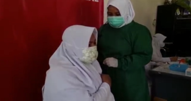 Nakes di Aceh Besar Mulai Terima Vaksinasi Booster
