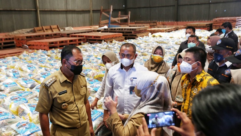 Bansos untuk Warga Makassar Dikemas, Ini Isi 1 Paket Kantong Sembako