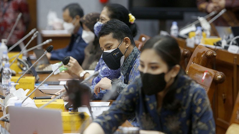 Kemenparekraf Gelar Rapat Kerja bersama DPR  - Bagian 3