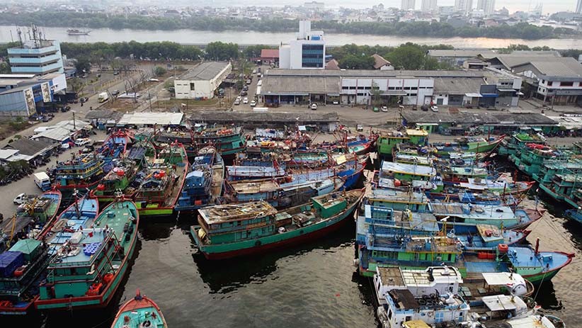 Melihat Aktivitas Pelabuhan Nizam Zachman Muara Baru dari Udara - Bagian 3