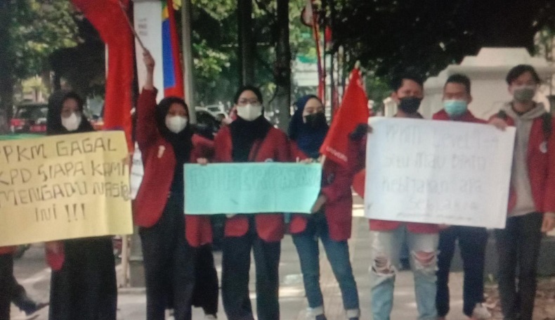  Datangi Balaikota, Mahasiswa Desak Pemkot Bandung Evaluasi Penerapan PPKM