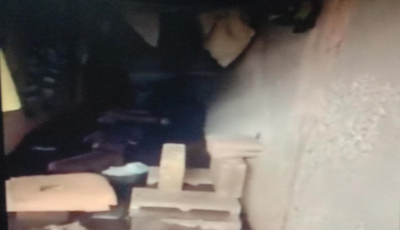  Ditemukan Kamar di Gorong-gorong Jalan dr Djunjunan Bandung, Dihuni Pria Bertato