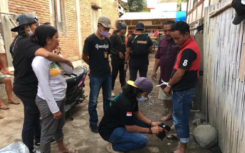 Edarkan Sabu, Pasutri di Bima Buat Gaduh Pancing Perhatian Warga saat Ditangkap Polisi