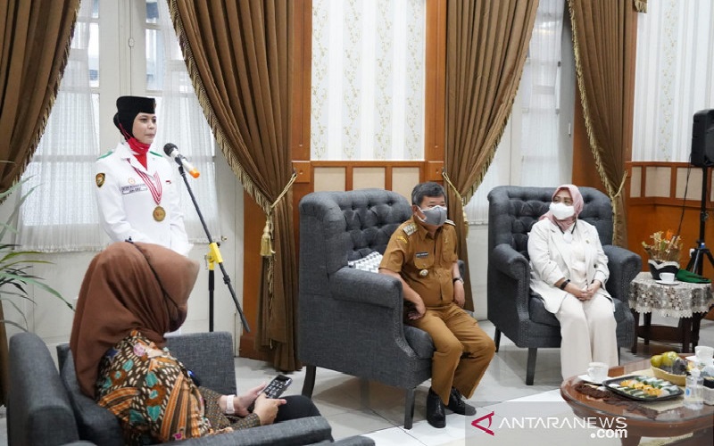 Paskibraka Qyara Maharani Putri Dapat Beasiswa Pendidikan dari Pemkab Garut