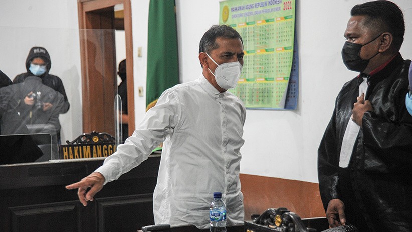 Terbukti Terima Suap, Wali Kota Cimahi Nonaktif Divonis 2 Tahun Penjara - Bagian 2