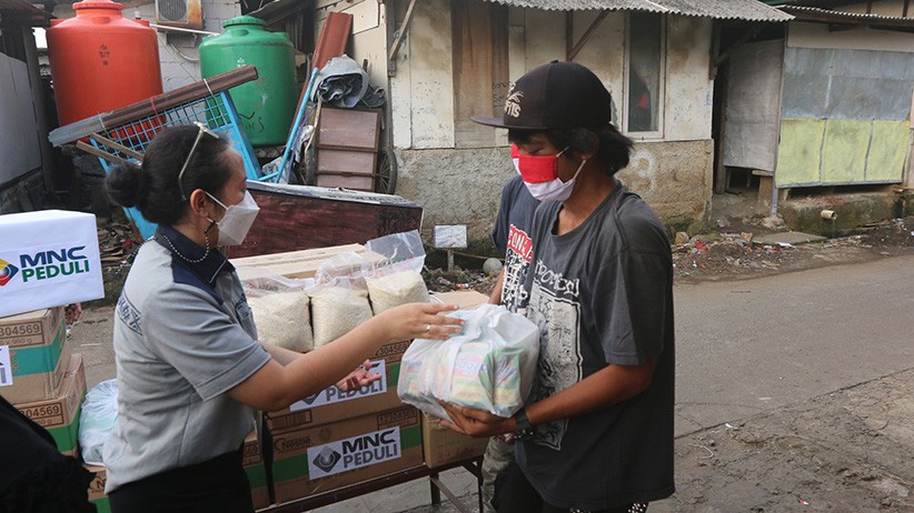 MNC Peduli Salurkan Makanan dan Perlengkapan New Normal untuk Anak Jalanan - Bagian 2