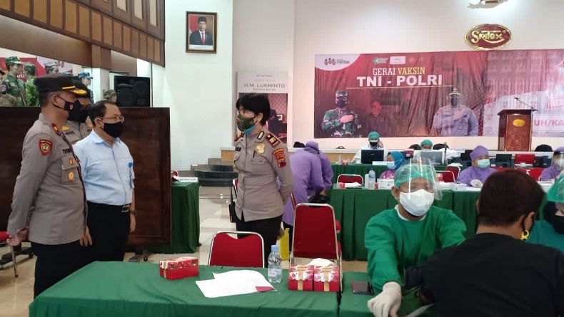 Kiprah AKP Marlin, Kapolsek Perempuan di Sukoharjo yang Pimpin Gerai Vaksinasi