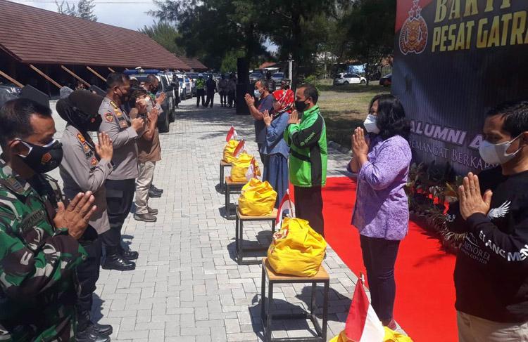 Alumni Akpol 1993 Salurkan Bansos kepada Warga Terdampak Covid-19 di Kulonprogo